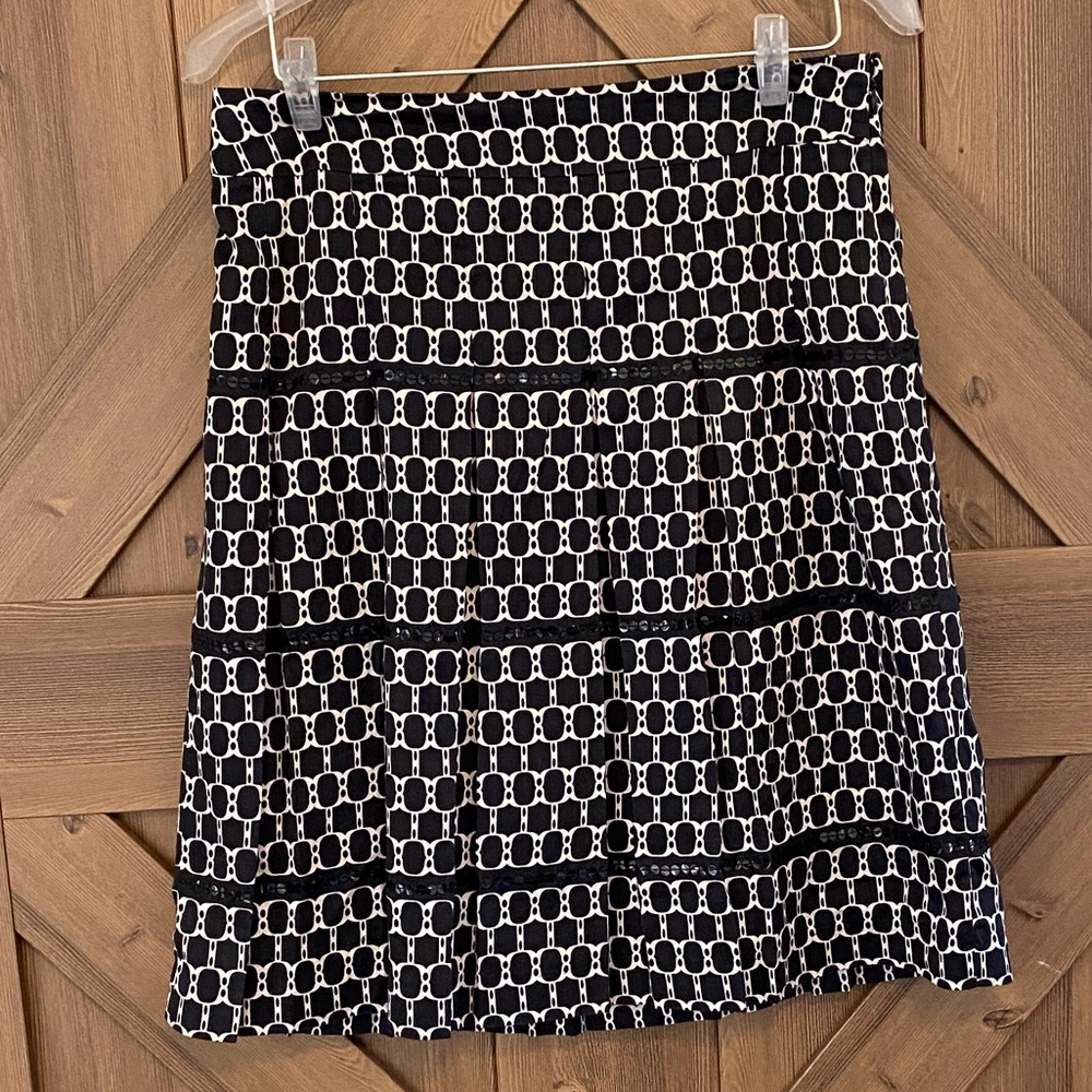 3/10.00 LOFT pleated skirt